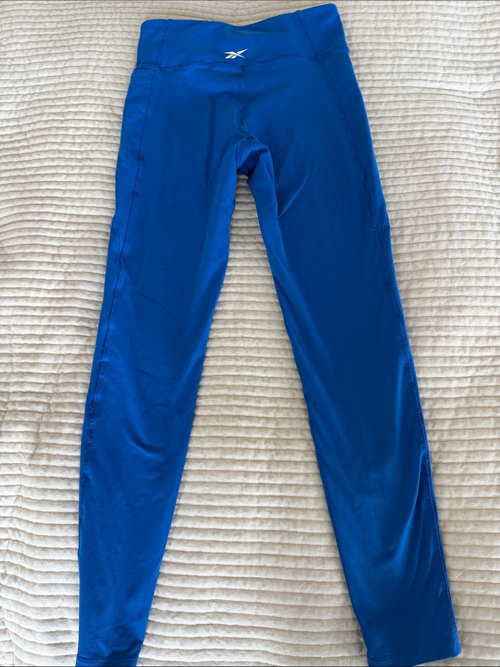 Reebok sports fitted yoga pants , TIGHT long LEGGINGS.Size S.